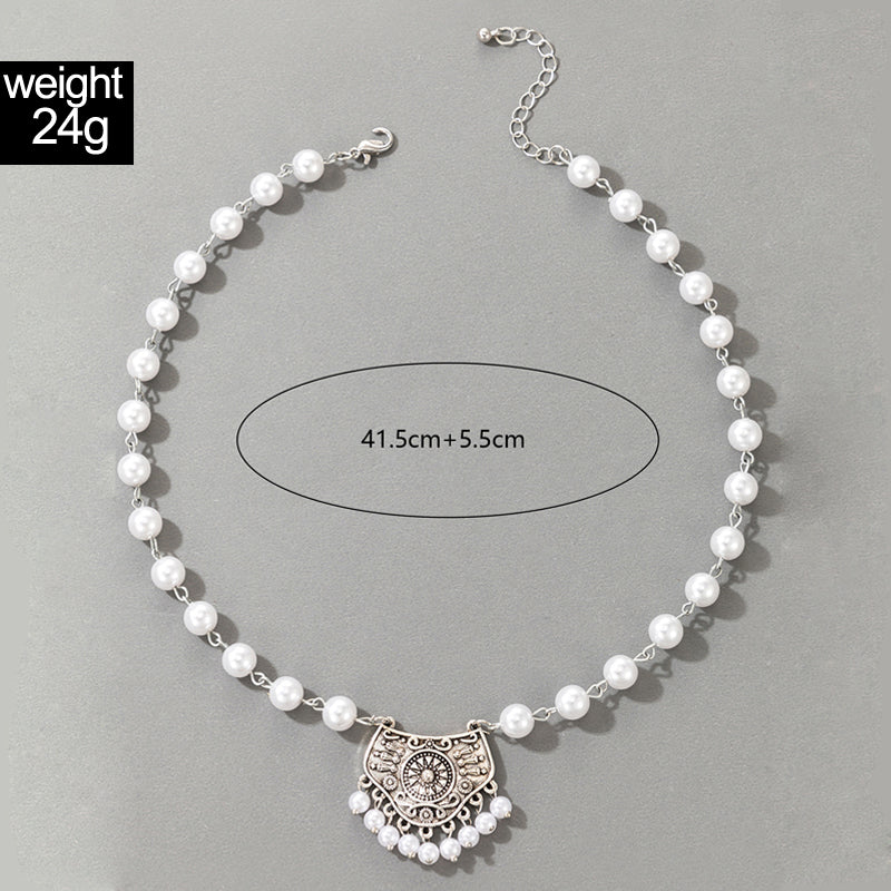 PENDANT HALSKJEDE MED PERLER