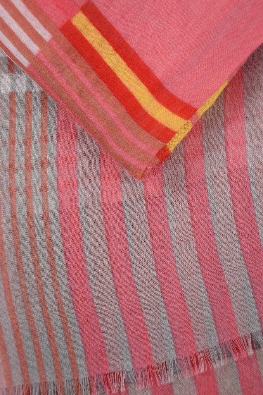 Rosa trykket skjerf