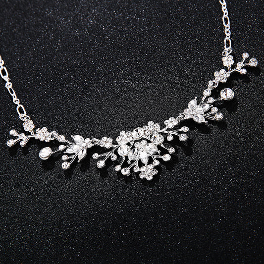 Smykkesett med matchende ørepynt