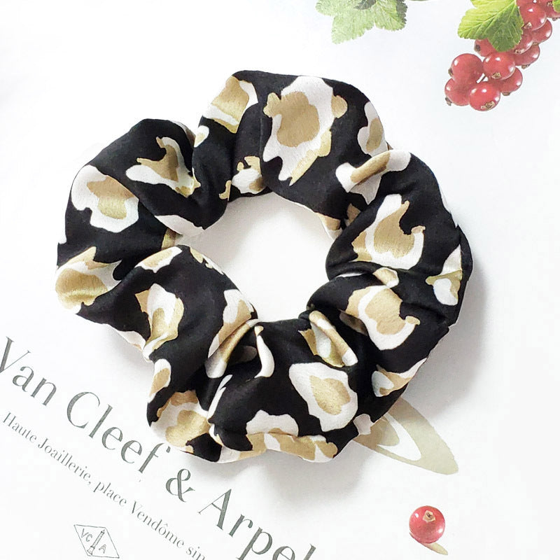 Hårstrikk Scrunchies Flanell Leopard