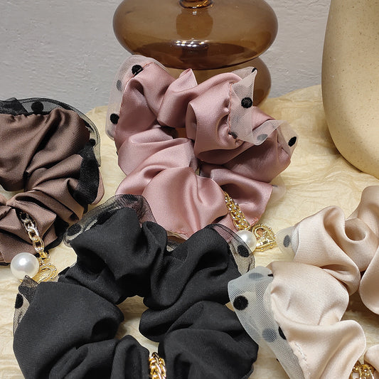 Silkemyke scrunchies i vakre farger