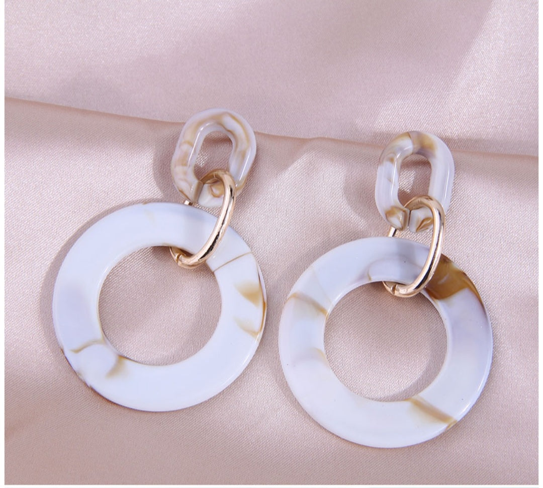 WHITE CIRCLE PENDANT ØREPYNT