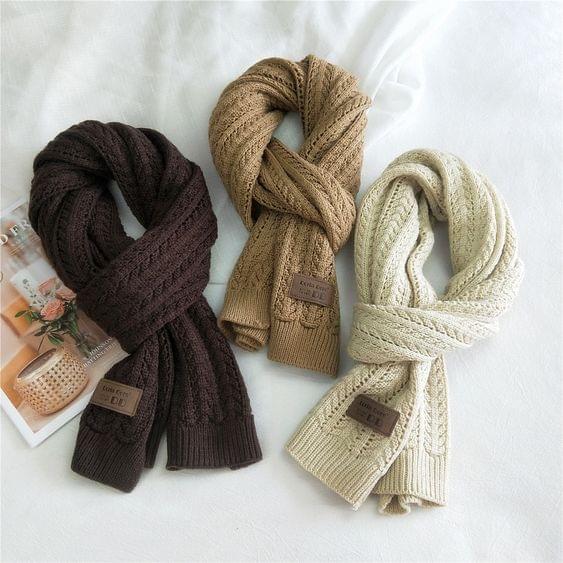 Flettestrikket ull skjerf