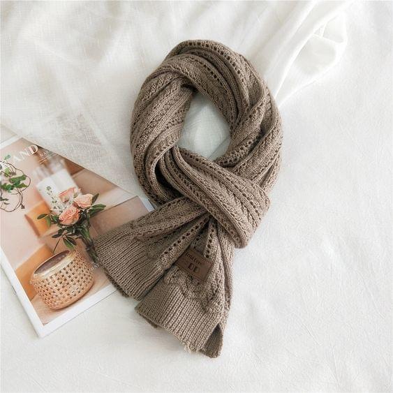 Flettestrikket ull skjerf