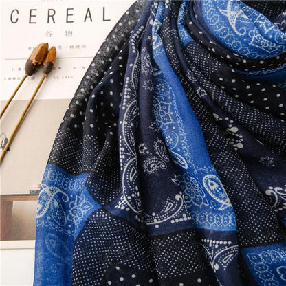 ELEGANT SKJERF I SVART OG BLÅTT FARGE