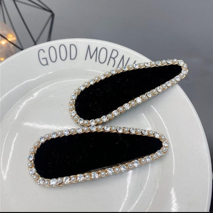 BLACK VELVET PEARL HÅRSPENNE