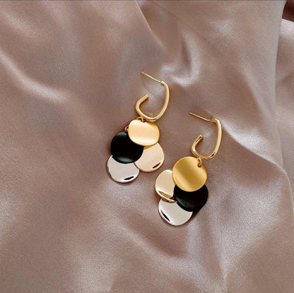 GLOSSY TASSEL METAL ØREPYNT