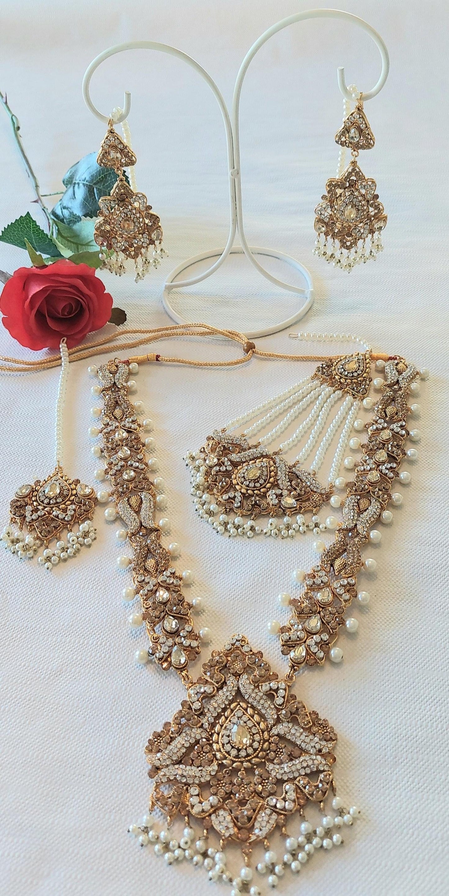EXCLUSIVE HANDMADE BRIDAL SET