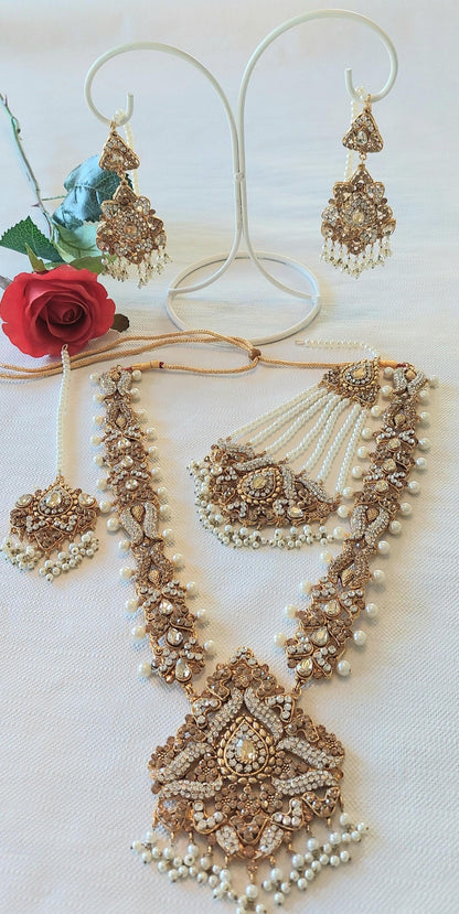 EXCLUSIVE HANDMADE BRIDAL SET