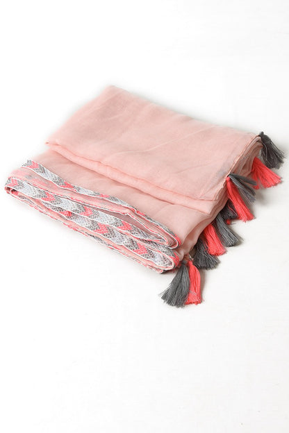 Rosa skjerf med busker i rosa og grå farge