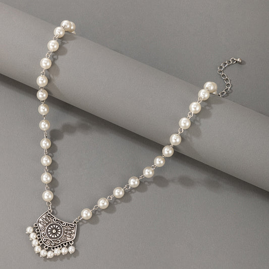 PENDANT HALSKJEDE MED PERLER