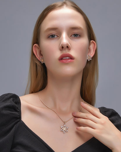 Lekkert smykkesett i gull og sølv farge