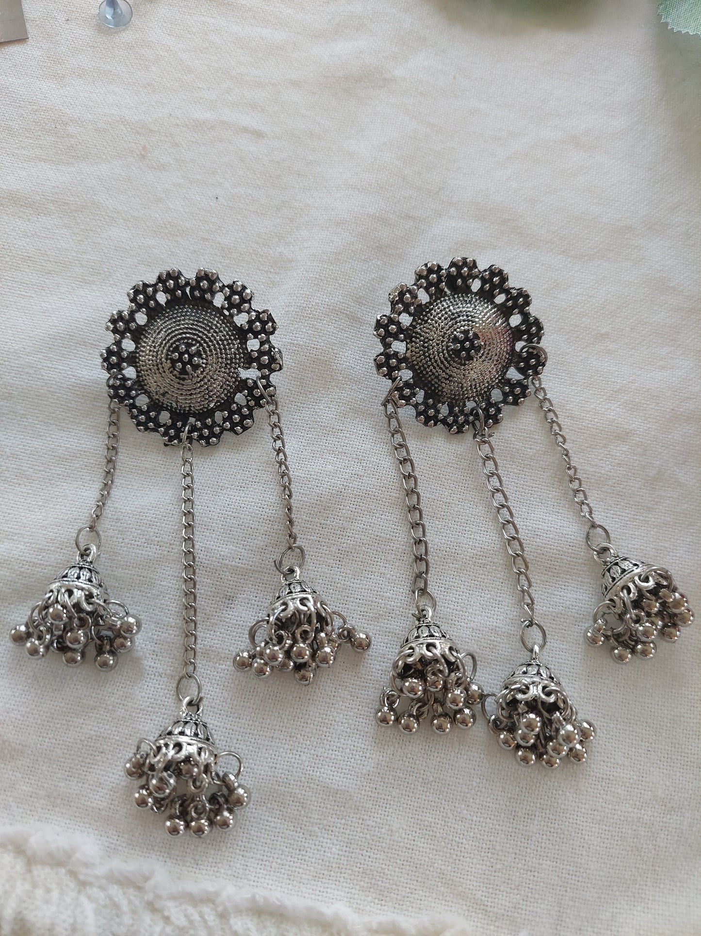 ØREPYNT I RETRO STIL