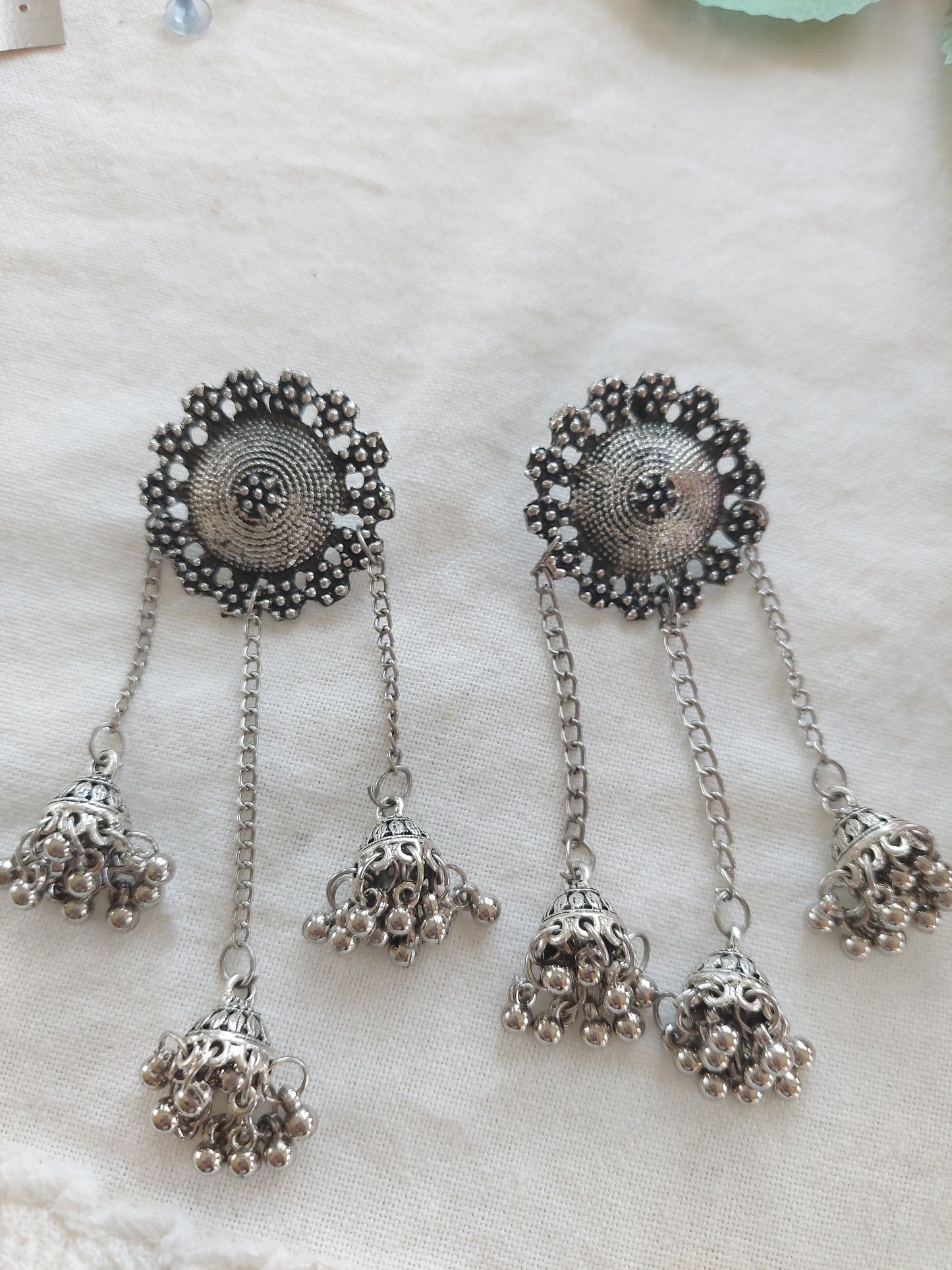 ØREPYNT I RETRO STIL