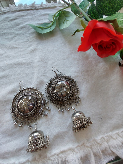 ØREPYNT I INDISK STIL