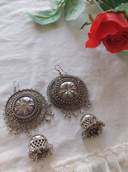 ØREPYNT I INDISK STIL