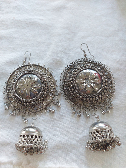 ØREPYNT I INDISK STIL