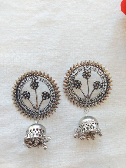 ØREPYNT I SØLVFARGE