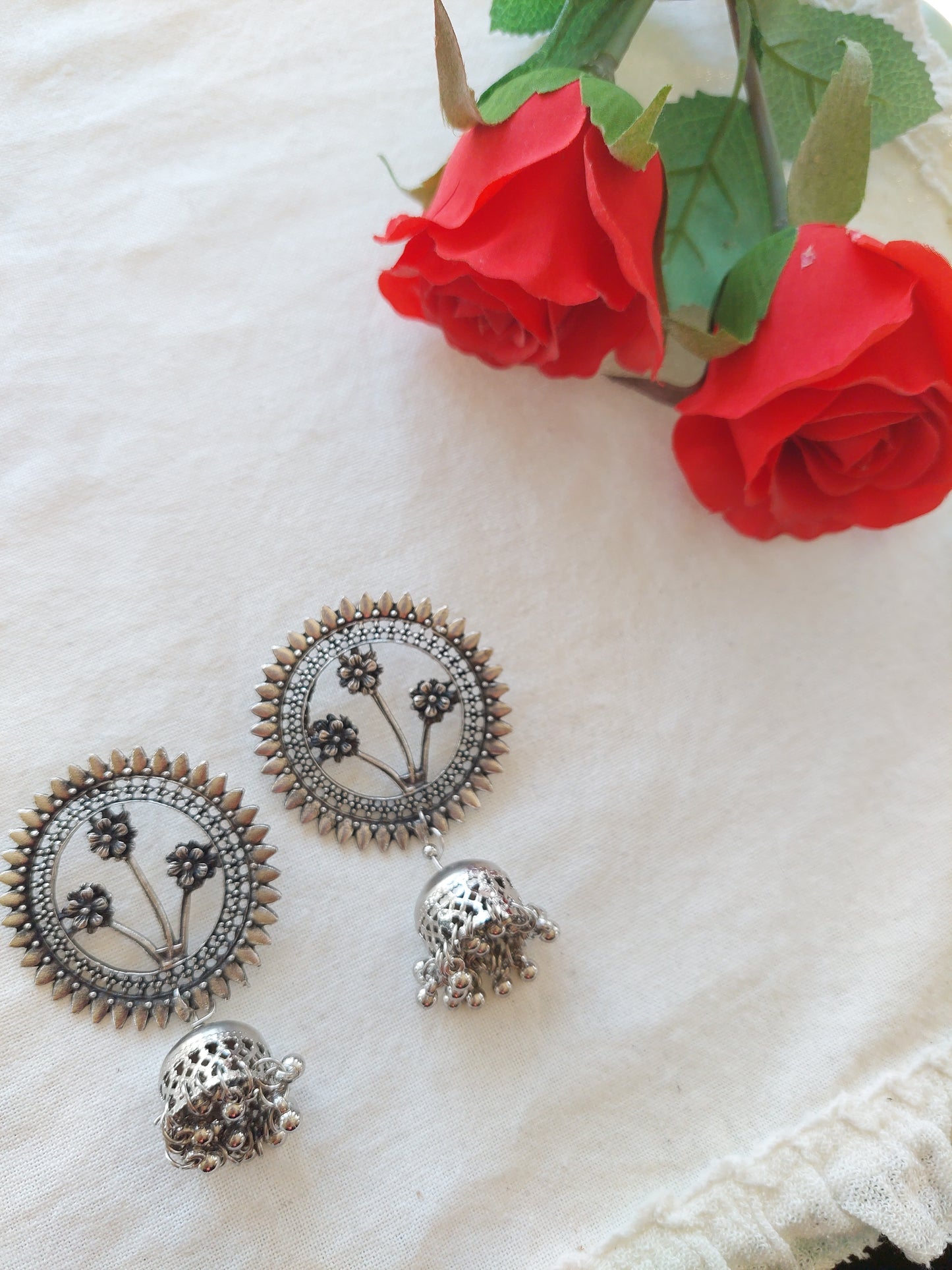 ØREPYNT I SØLVFARGE