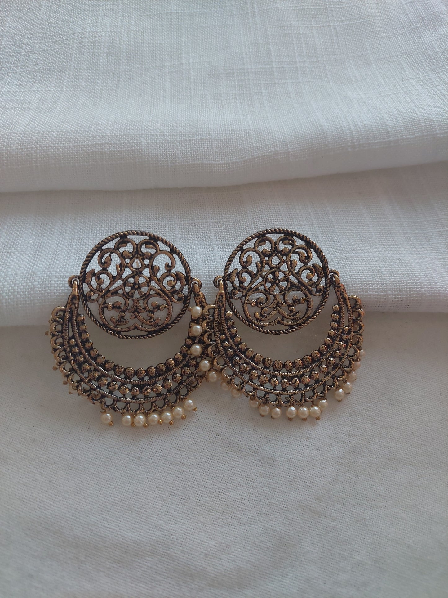 RETRO ØREPYNT MED PERLER