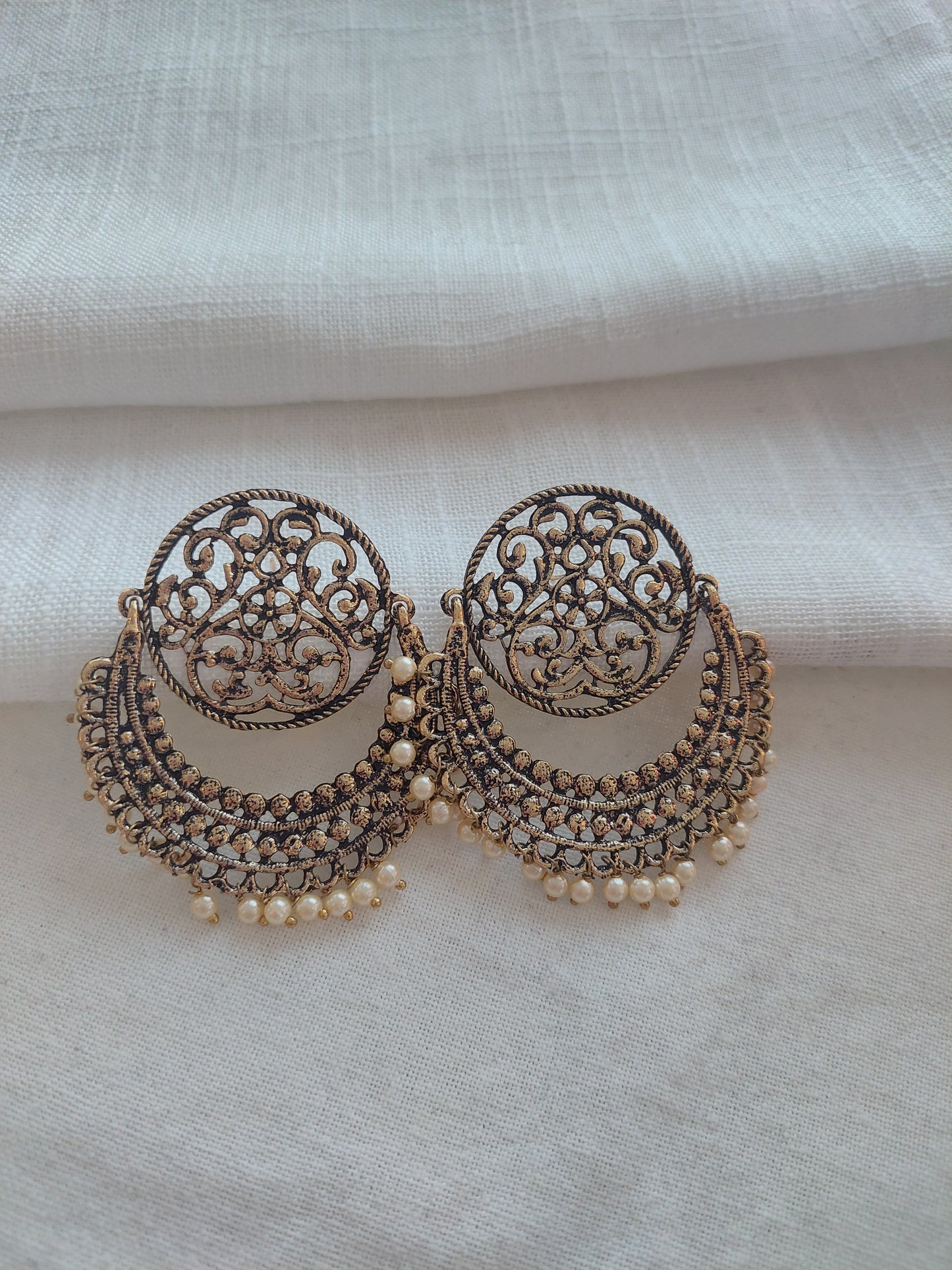 RETRO ØREPYNT MED PERLER