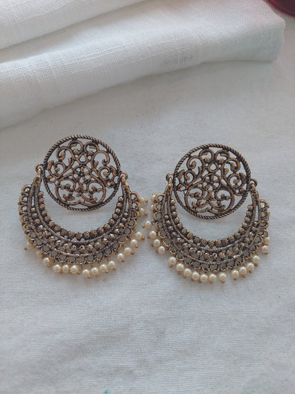 RETRO ØREPYNT MED PERLER