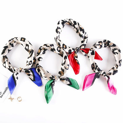 Tørkle Leopard print i Satin Silk Pink | Youtrend