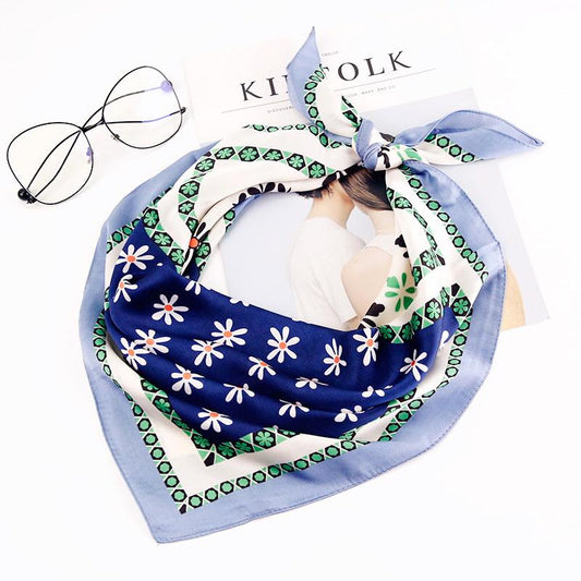 Tørkle med Blomster print i Satin Silk Blå | Youtrend