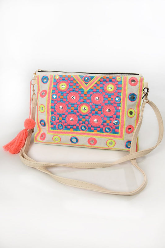 MULTIFARGET VESKE MED BRODERI