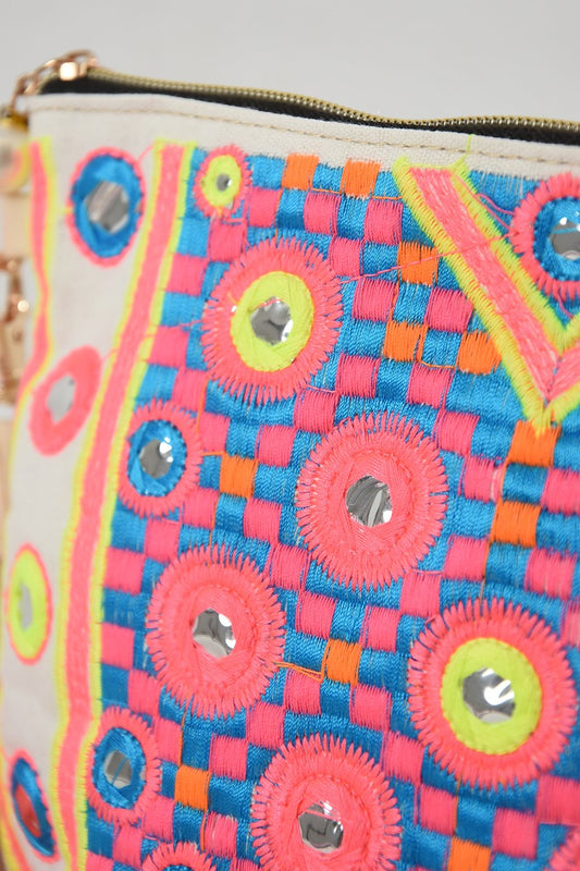 MULTIFARGET VESKE MED BRODERI