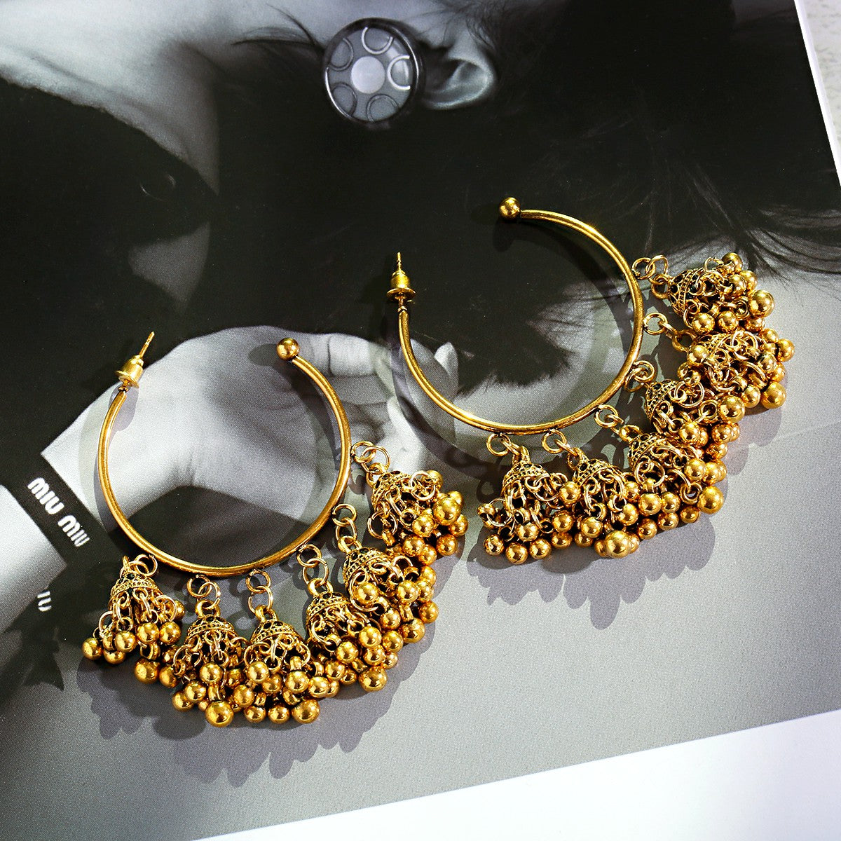 VAKKERT OG UNIKT HÅNDLAGET ØREPYNT