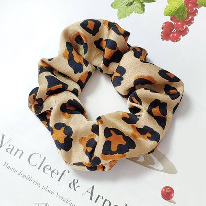 Hårstrikk Scrunchies Flanell Leopard
