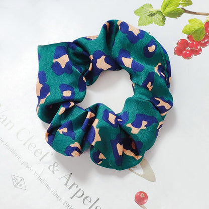 Hårstrikk Scrunchies Flanell Leopard