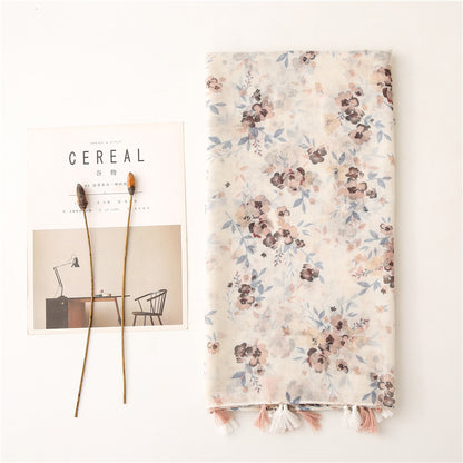 HVIT BLOMSTERET SKJERF I POLYESTER
