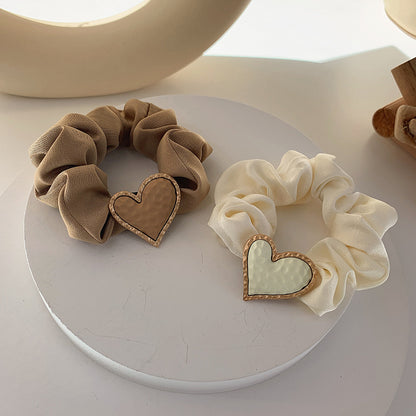 SCRUNCHIES MED HJERTEPYNT