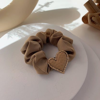 SCRUNCHIES MED HJERTEPYNT