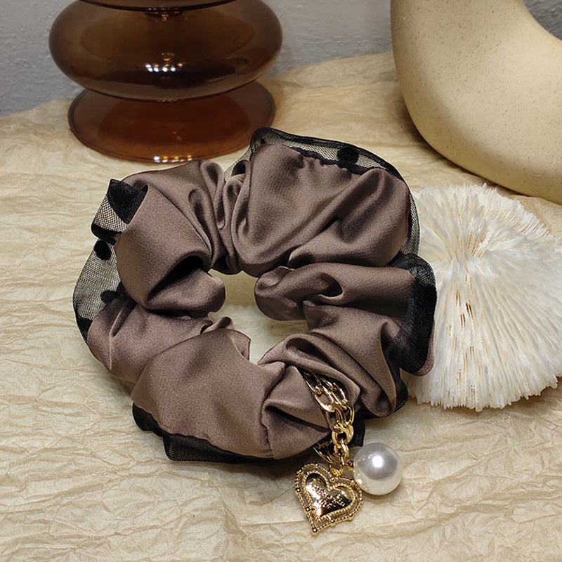 Silkemyke scrunchies i vakre farger