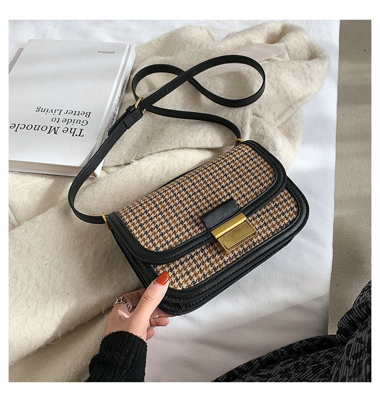 Skulderveske i rutemønster