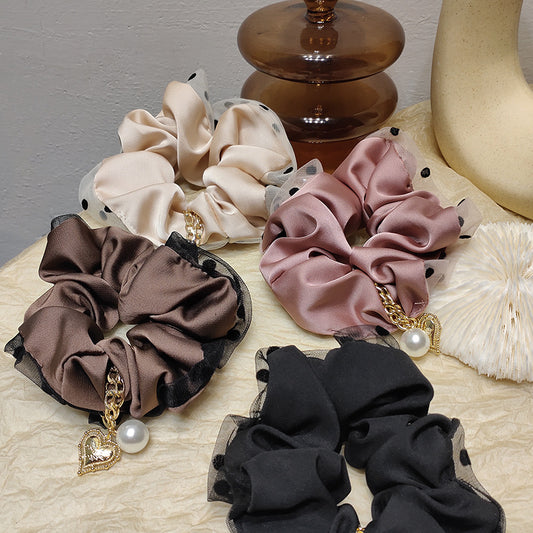 Silkemyke scrunchies i vakre farger