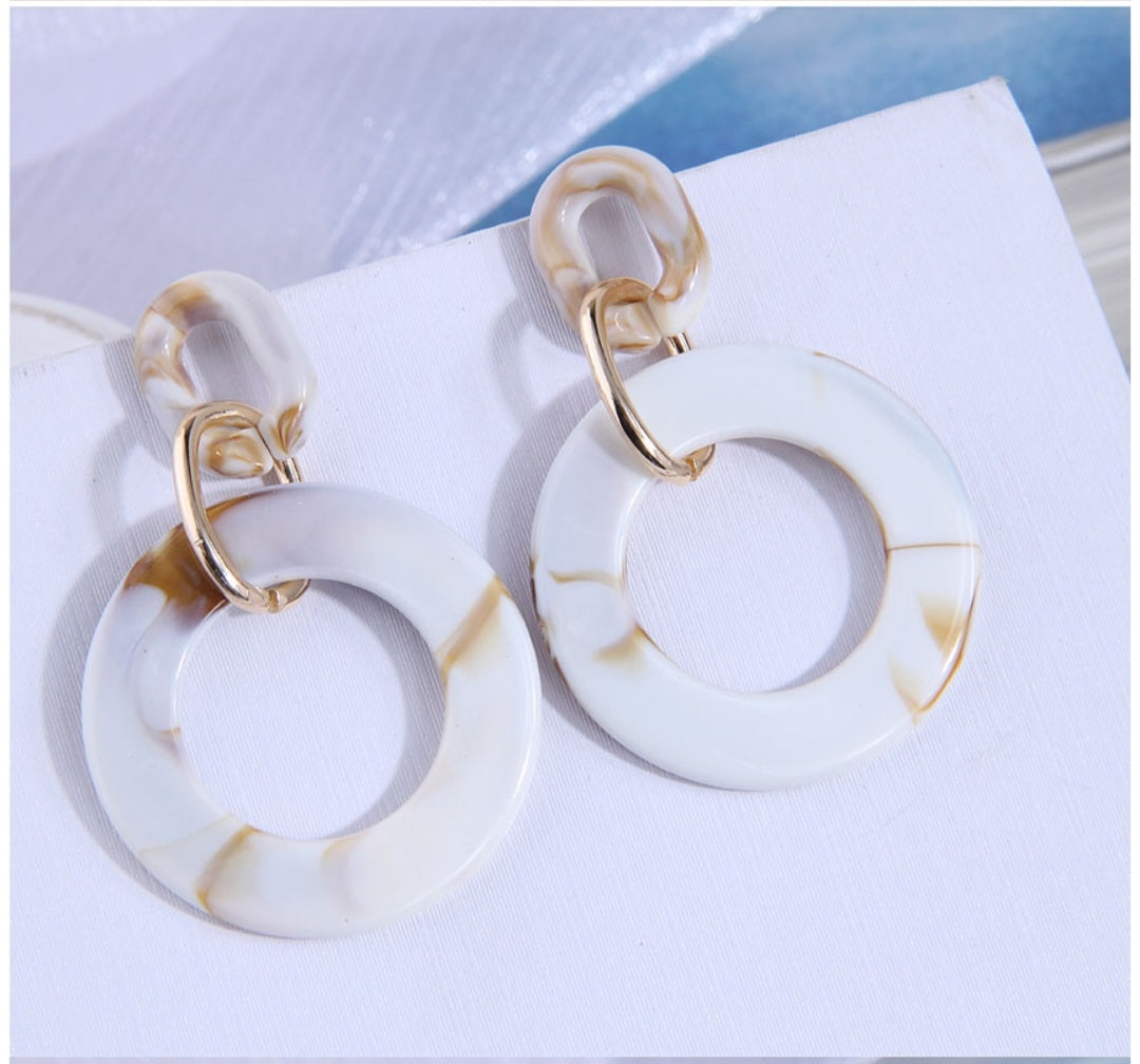 WHITE CIRCLE PENDANT ØREPYNT