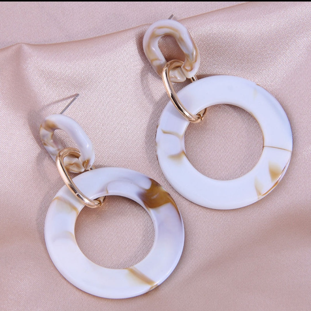 WHITE CIRCLE PENDANT ØREPYNT