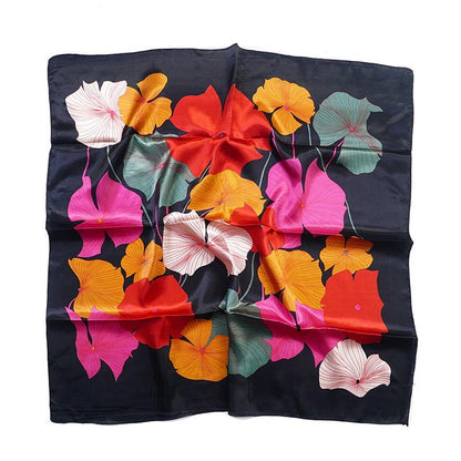 Tørkle Lotus print i Satin Silk feel Sort | Youtrend