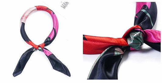 Tørkle Lotus print i Satin Silk feel Sort | Youtrend