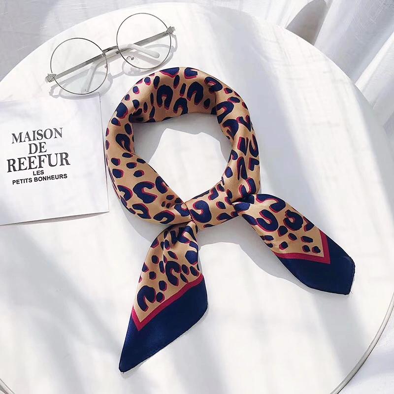 Tørkle med leopardmønster i Chiffon | Youtrend